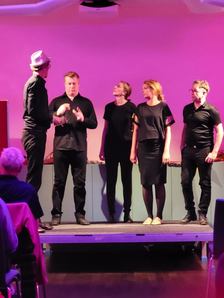 Improtheater Die Zuckerschnuten bei Grimm's Hotel in Teltow 3 Die Zuckerschnuten,grimms,Improtheater,teltow Improtheater Die Zuckerschnuten