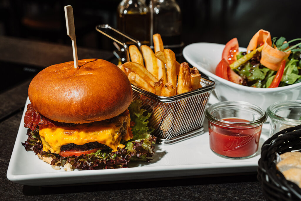 Burger Event Tischlein deck Dich Hanau Events