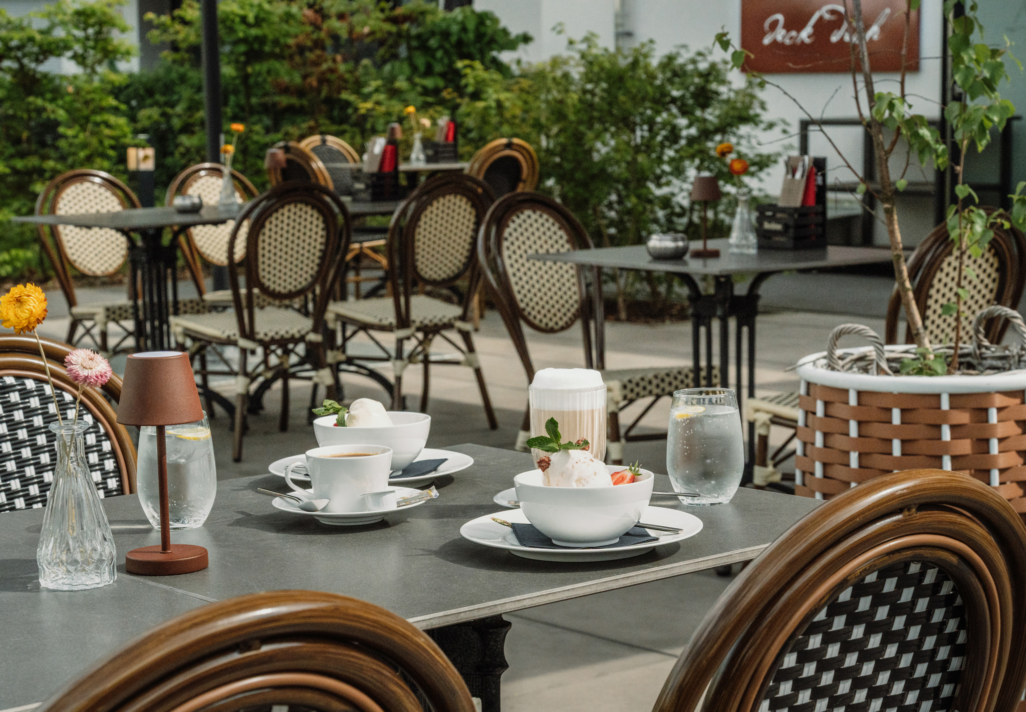 TDD TT scroll test 18 Restaurant Hotel Grimms Teltow Potsdam 4 Gartenterrasse 026 Restaurant